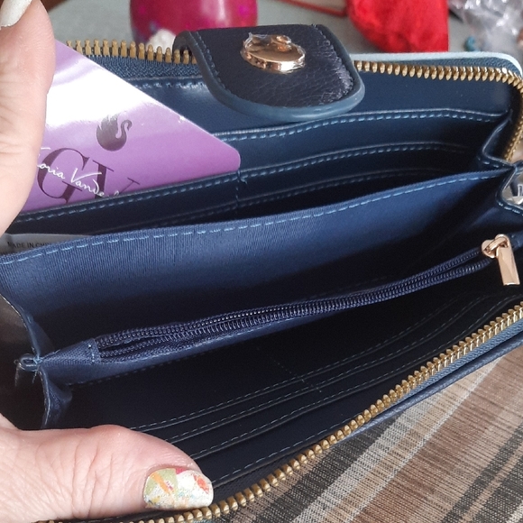 Compact Two-Tone Blue Crossbody Wallet - Picture 4 of 6